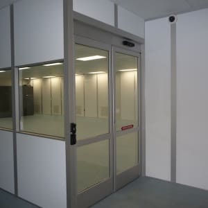 Class 10,000 Cleanroom - Class One Cleanroom Systems